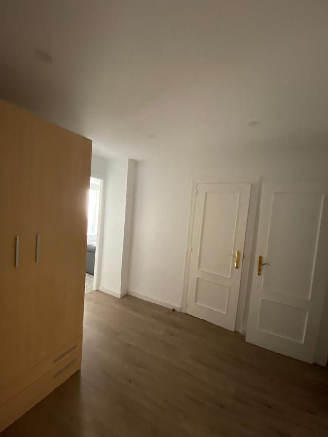 Habitacion Privada En Un Gran Sector Lägenhet Valencia Exteriör bild